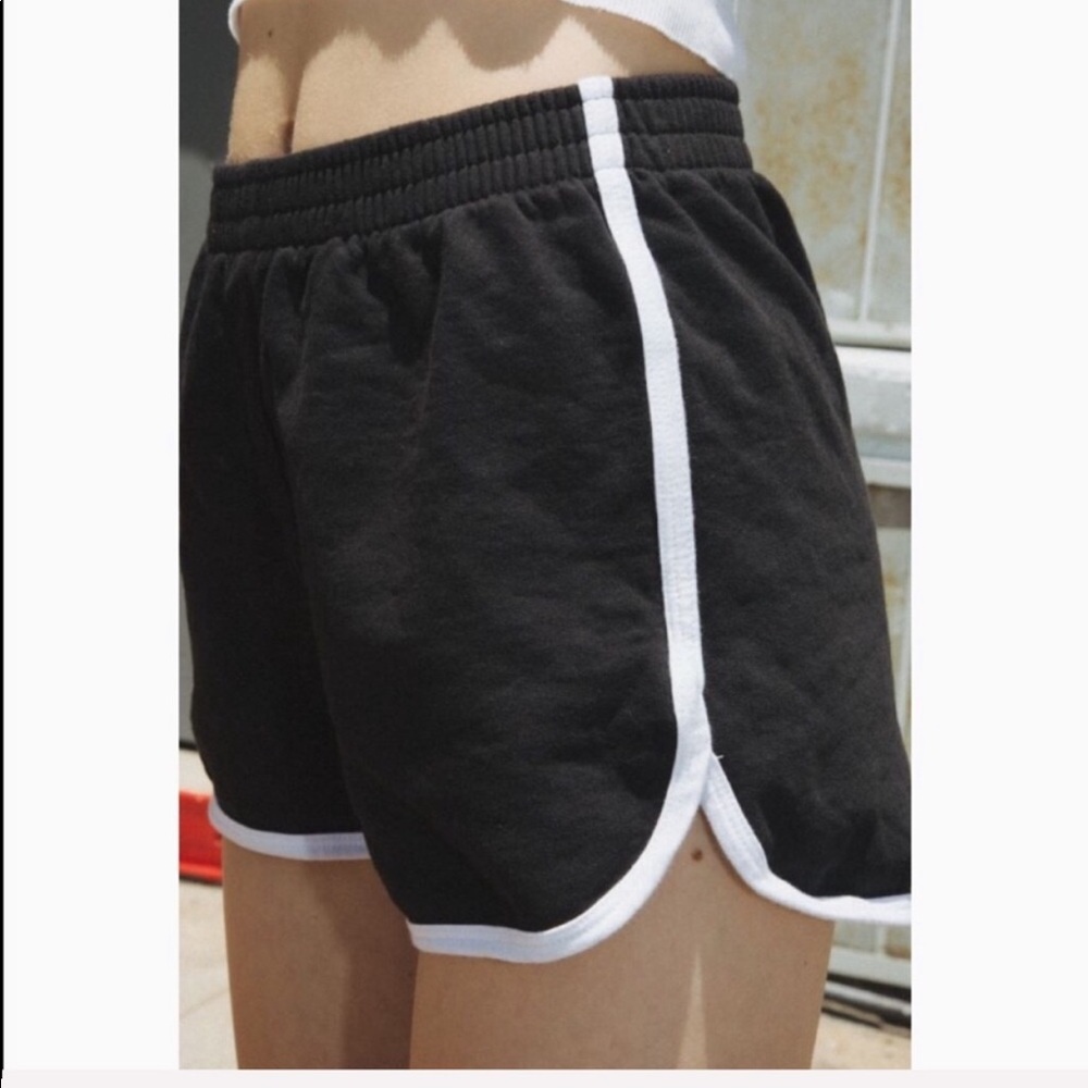 ⭐️SOLD⭐️ Brandy Melville Lisette shorts - black - Picture 7 of 8